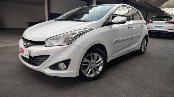 HYUNDAI HB20 1.6 PREMIUM 16V FLEX 4P AUTOMÁTICO HYUNDAI HB20 1.6 PREMIUM 16V FLEX 4P AUTOMÁTICO